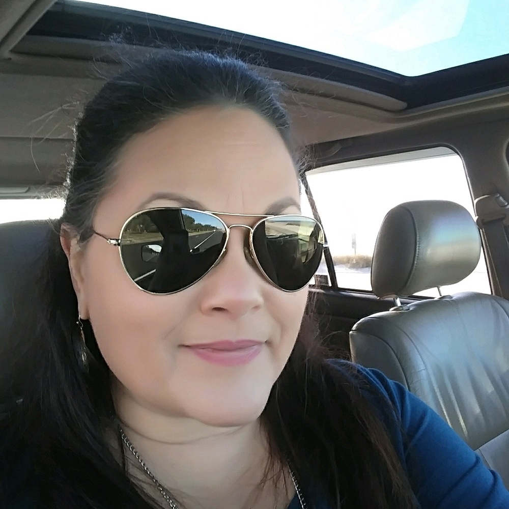 Meet your Posher, Leslie